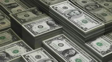 سعر 100 دولار.. مقابل الدينار العراقي في السوق السوداء اليوم